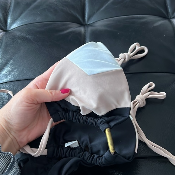 Chic Neutral Color-Block Bikini - Effortless Elegance for the Beach! - Picture 6 of 12